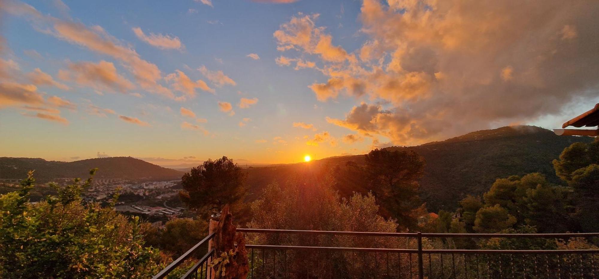 Le Chalet De La Pierreraie Cote D'Azur Piscine Terrasse Et Vue Mer Drap Exteriör bild